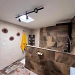 Penzion Y Lofts Makana