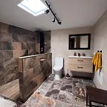 Y Lofts Makana Penzion *
