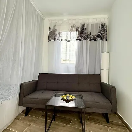 Y Lofts Makana Гостьовий будинок Плайя-Бланка