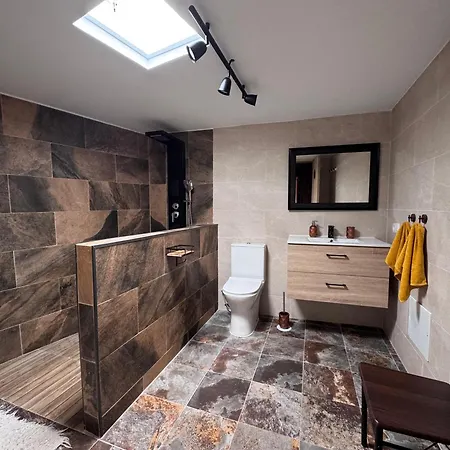 Y Lofts Makana Гостьовий будинок *