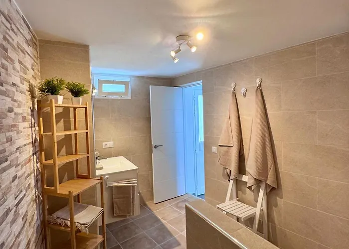 Y Lofts Makana בית הארחה